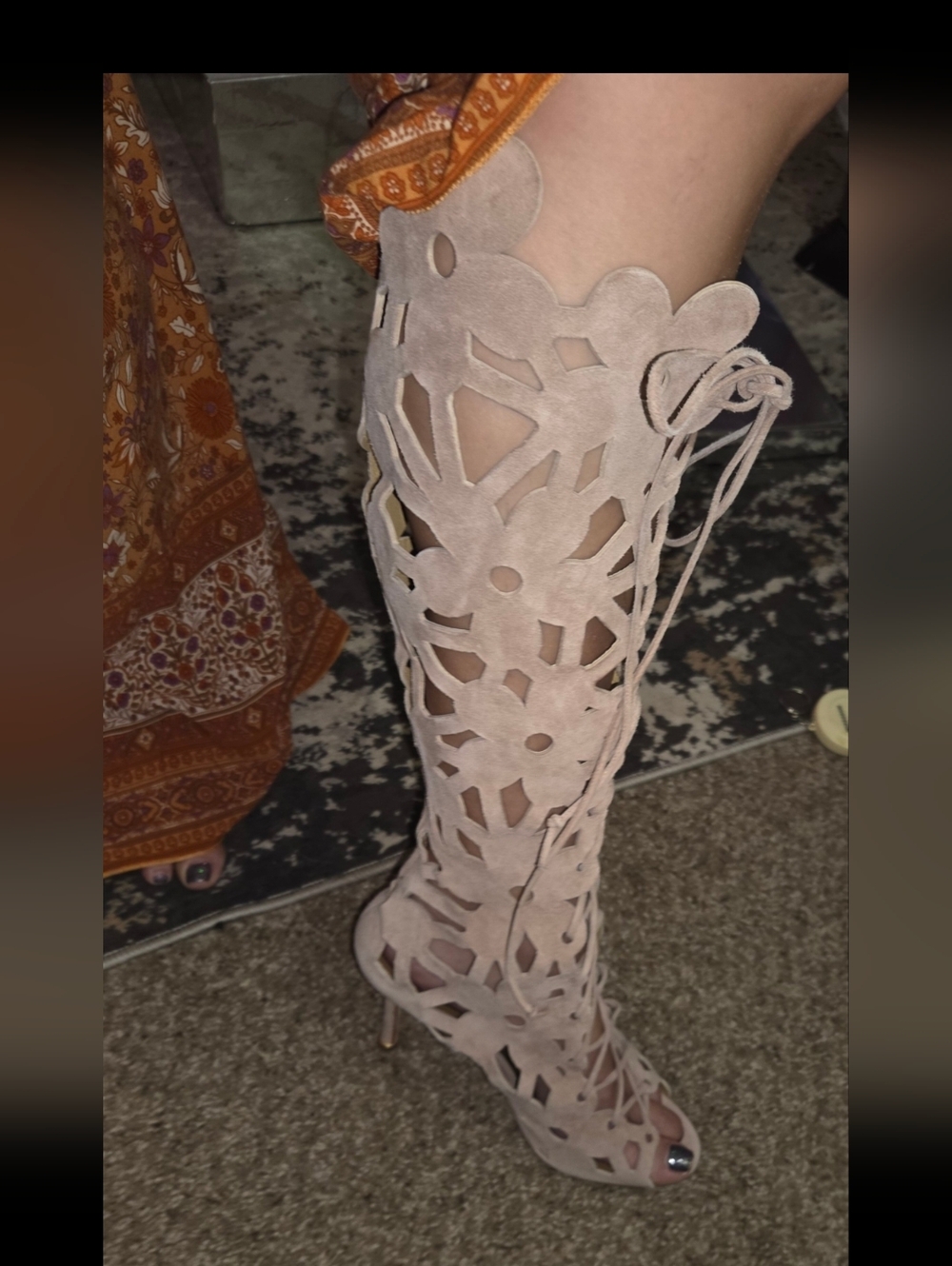 Manolo Blahnik RARE Laser-Cut Cutout Lace-Up Knee-High Heeled Boots- Tan 37 EUC - Picture 3 of 17